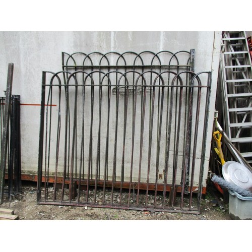 141 - Railings. 68 inch high x 20ft wide plus 38 inch wide gate