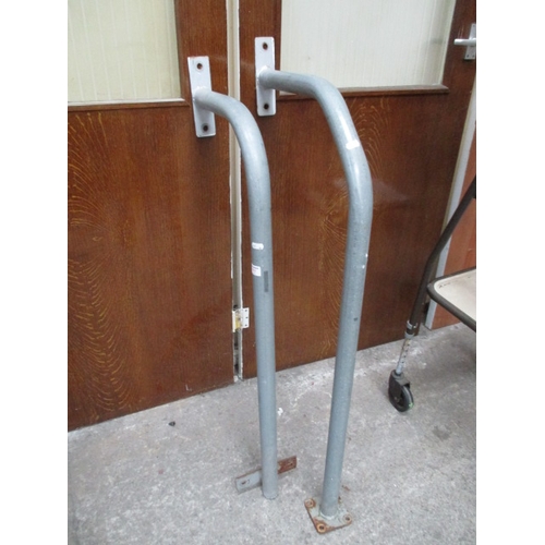 1027 - Pair hand rails