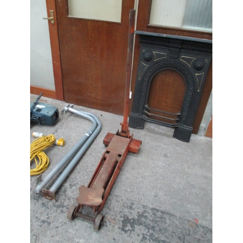 1030 - Epco heavy duty trolley jack. weight rating not visible.