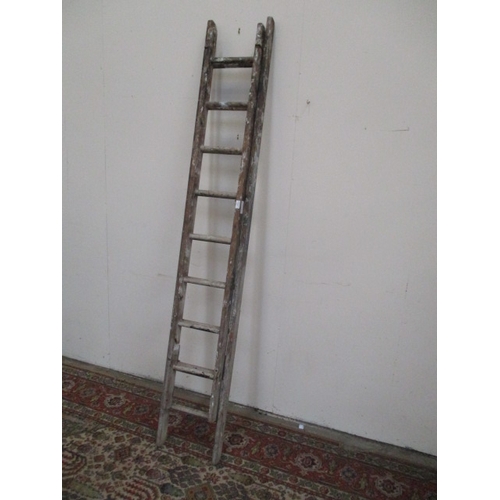 1045 - wooden 9 rung extending ladder
