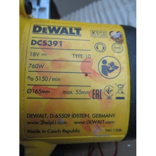 1095 - DeWalt 18v 760w cordless circular saw in good working order