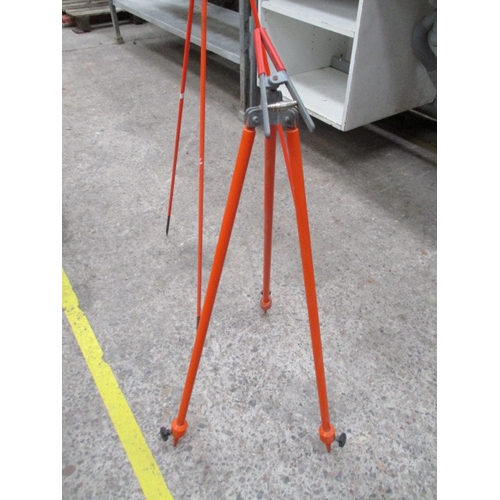 1102 - 2 industrial tripod stands