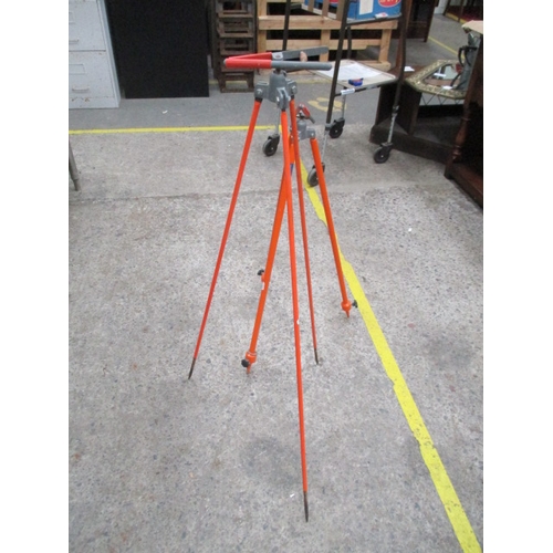 1102 - 2 industrial tripod stands