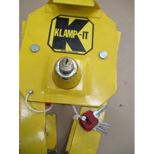 1121 - Klamp-it wheel clamp with 3 keys