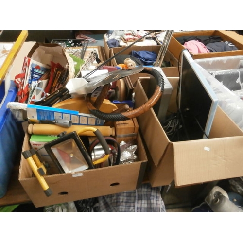 145 - Lot inc Samsung computer monitor, gift bags, builders light, Nintendo Wii, etc