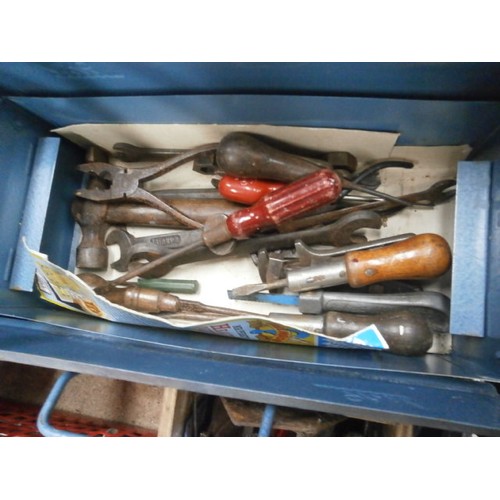 128 - Quantity of tools