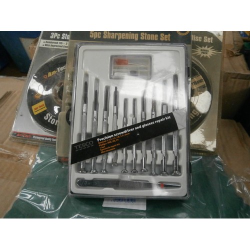 160 - Box inc tools and hardware