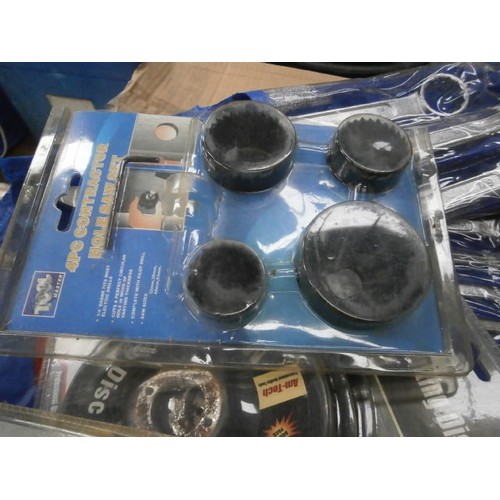 160 - Box inc tools and hardware