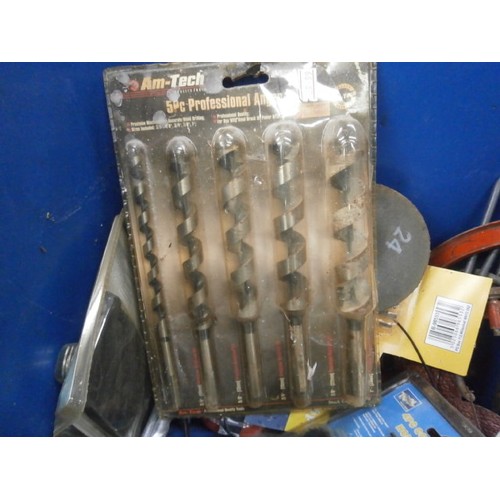 160 - Box inc tools and hardware