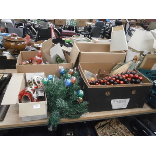 170 - Collection of Christmas decorations and ornaments