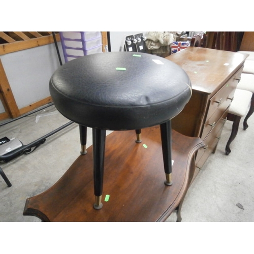 708 - Small retro stool - split to cover