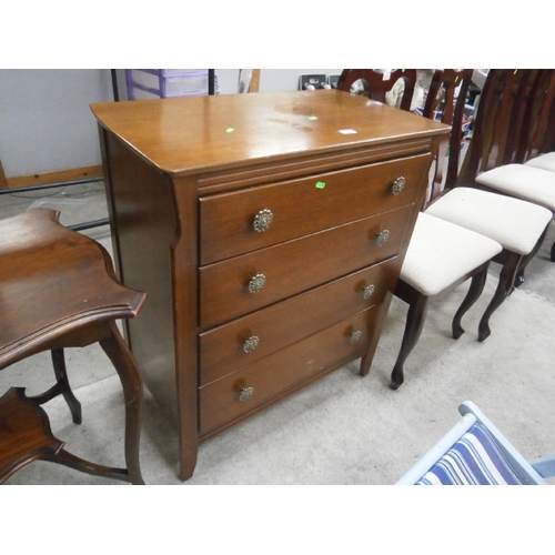 709 - Vintage 4 drawer chest