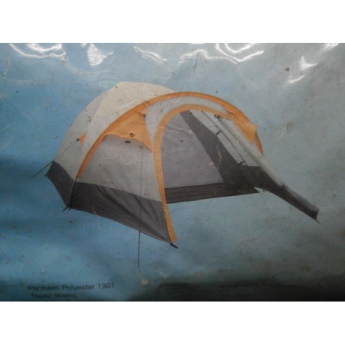 19 - Lot inc Oslo 3 man tent, sleeping bag and camera tripod