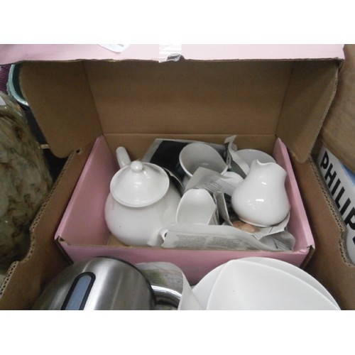 152 - Lot inc vases, kettle, tea service, crockery