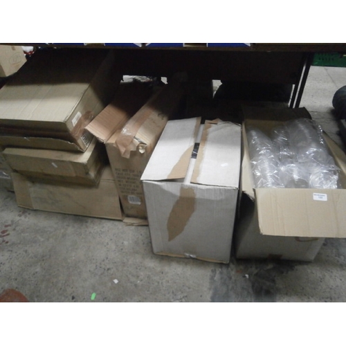 122 - Lot inc boxes of cup lids and box of polystyrene cups