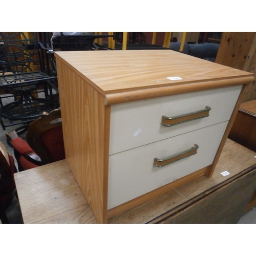 646 - 2 drawer bedside chest