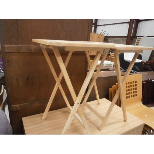 676 - Pair of small folding tables