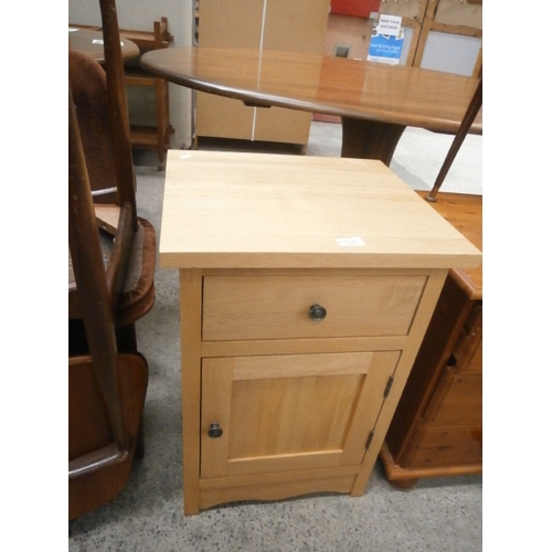 707 - Modern light oak bedside cupboard