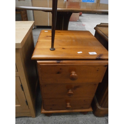 709 - 3 drawer pine bedside chest