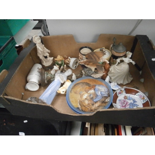 416 - Box inc ornaments, stein, decorative plates, etc