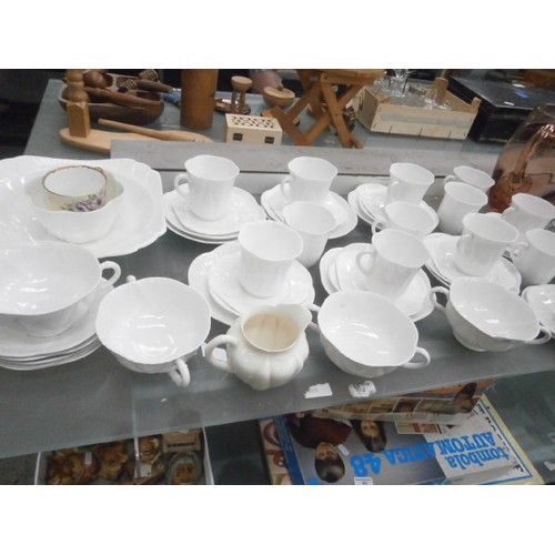 399 - Large quantity of Shelley white tea ware