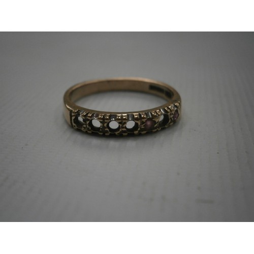 255 - 9ct Gold ring with missing stones, weight 2.14 grams.