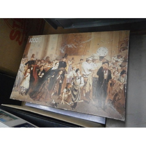 286 - Lot inc jigsaw puzzles, file folders, photo albums with old photographs, etc