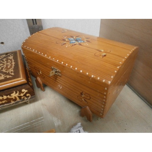 353 - Lot inc two wooden music boxes, wooden keepsake box and dominoes.