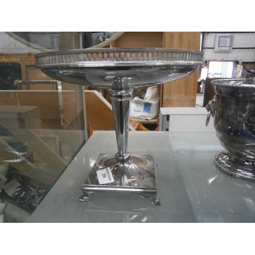 359 - Lot inc silver plated ice bucket, cake stand and Viners silver plated jug