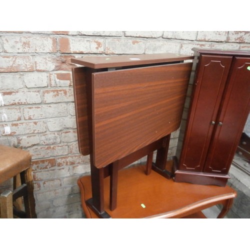 625 - Small gate leg table, a small DVD cabinet and a coffee table