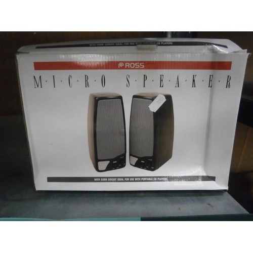 10 - Compact disc player and micro speaker system