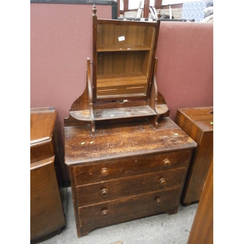 621 - Vintage 3 drawer dressing chest