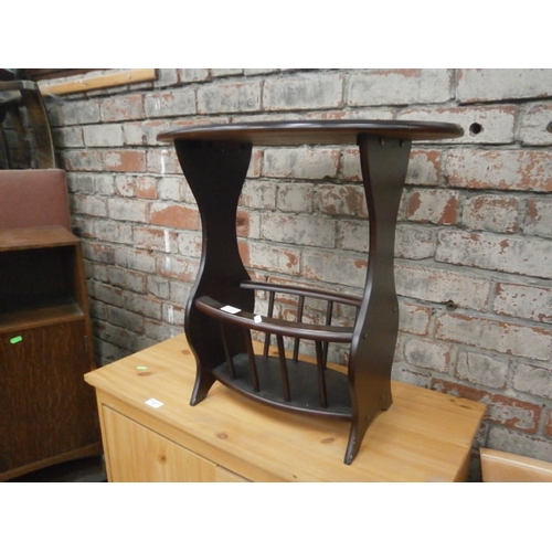 626 - Small magazine rack table