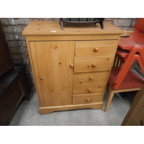 627 - 5 drawer bedroom chest with cupboard