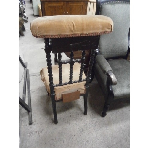 645 - Antique ebonised bobbin framed Prie Dieu prayer chair