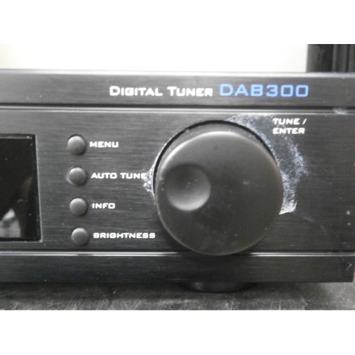 32 - Cambridge Audio digital tuner, no power