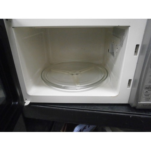 35 - Sharp 800w microwave, working