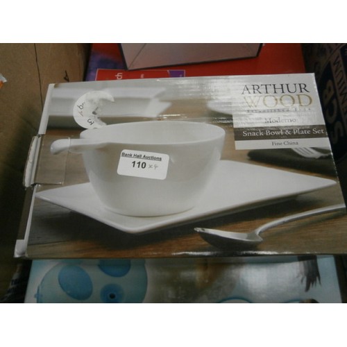 110 - Four boxed items inc Kenwood kettle, Babyliss bath spa, candle arch, snack bowl and plate