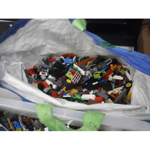 230 - Large quantity of modern Lego pieces