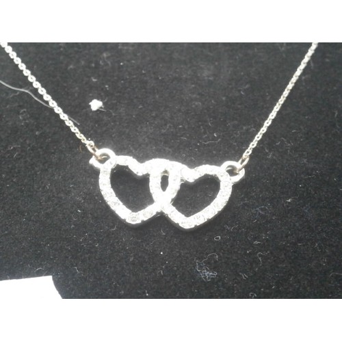 323 - Silver coloured heart pendant necklace