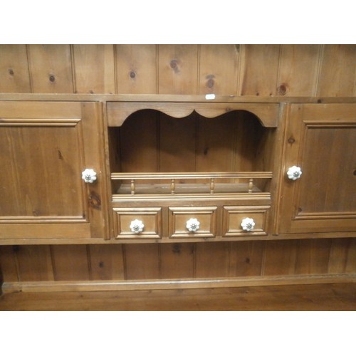 669 - Large pine 3 drawer dresser