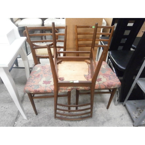 688 - 3 x retro dining chairs