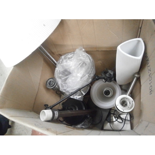 129 - Box of assorted lamps