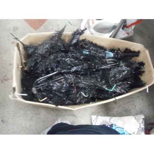 162 - Black Christmas tree