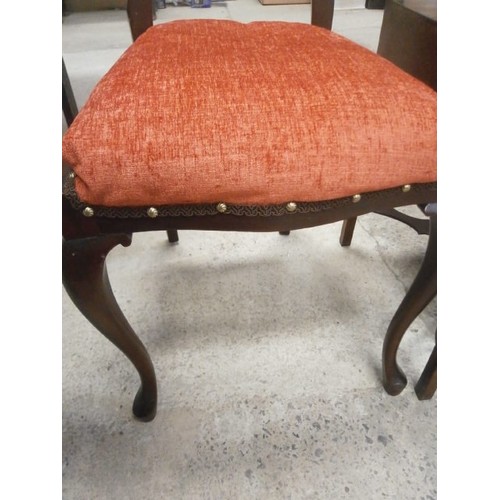 690 - Vintage mahogany chair and a 2 tier washstand with top cover and lower drawer