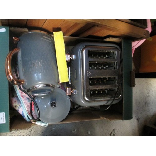 132 - Lot inc clothing, home furnishings, toaster, kettle, etc