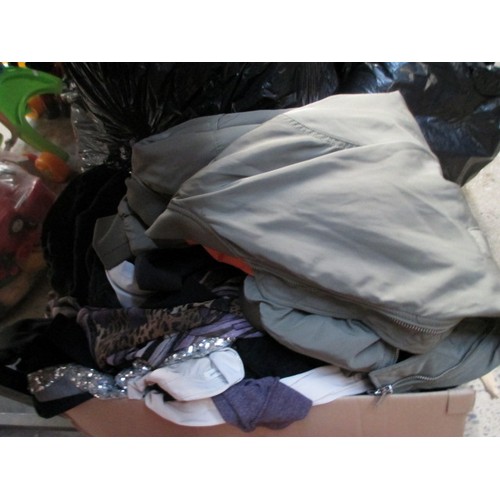 132 - Lot inc clothing, home furnishings, toaster, kettle, etc