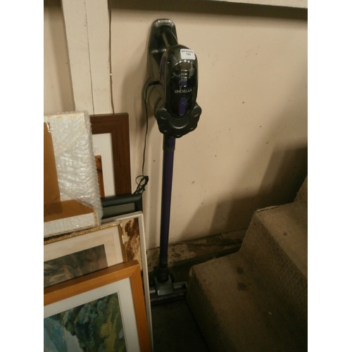 123 - Cordless vacuum cleaner