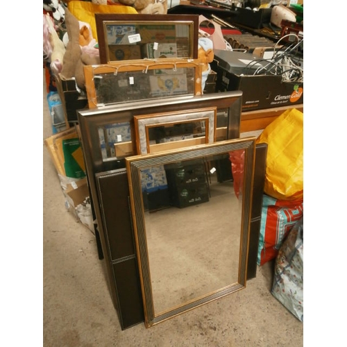 132 - Collection of assorted mirrors