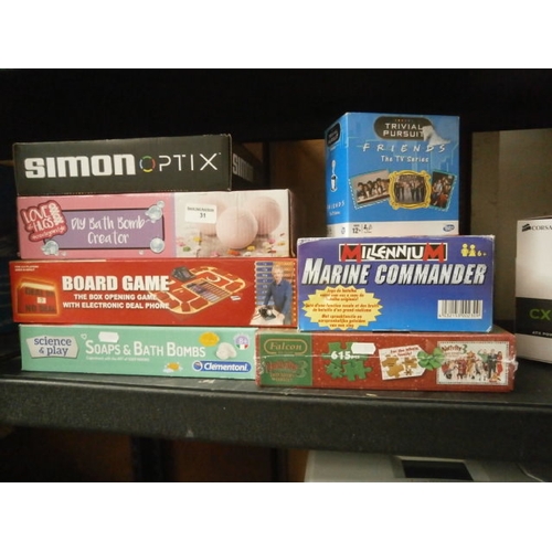 31 - Lot inc games, bath bomb maker, Jigsaw puzzle